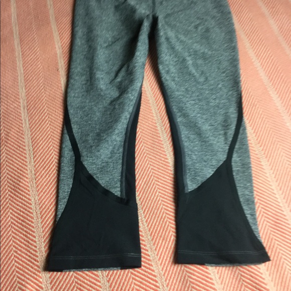 North Face black Dynamix capri legging - Picture 3 of 4